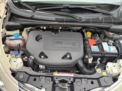 Lancia Ypsilon 0.9 TwinAir 85 CV 5 porte S&S DFN Platinum (16)