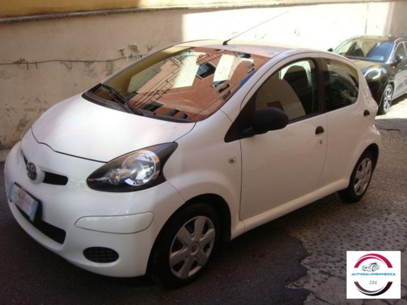 Toyota Aygo 1.0 12V VVT-i 5 porte Now Connect