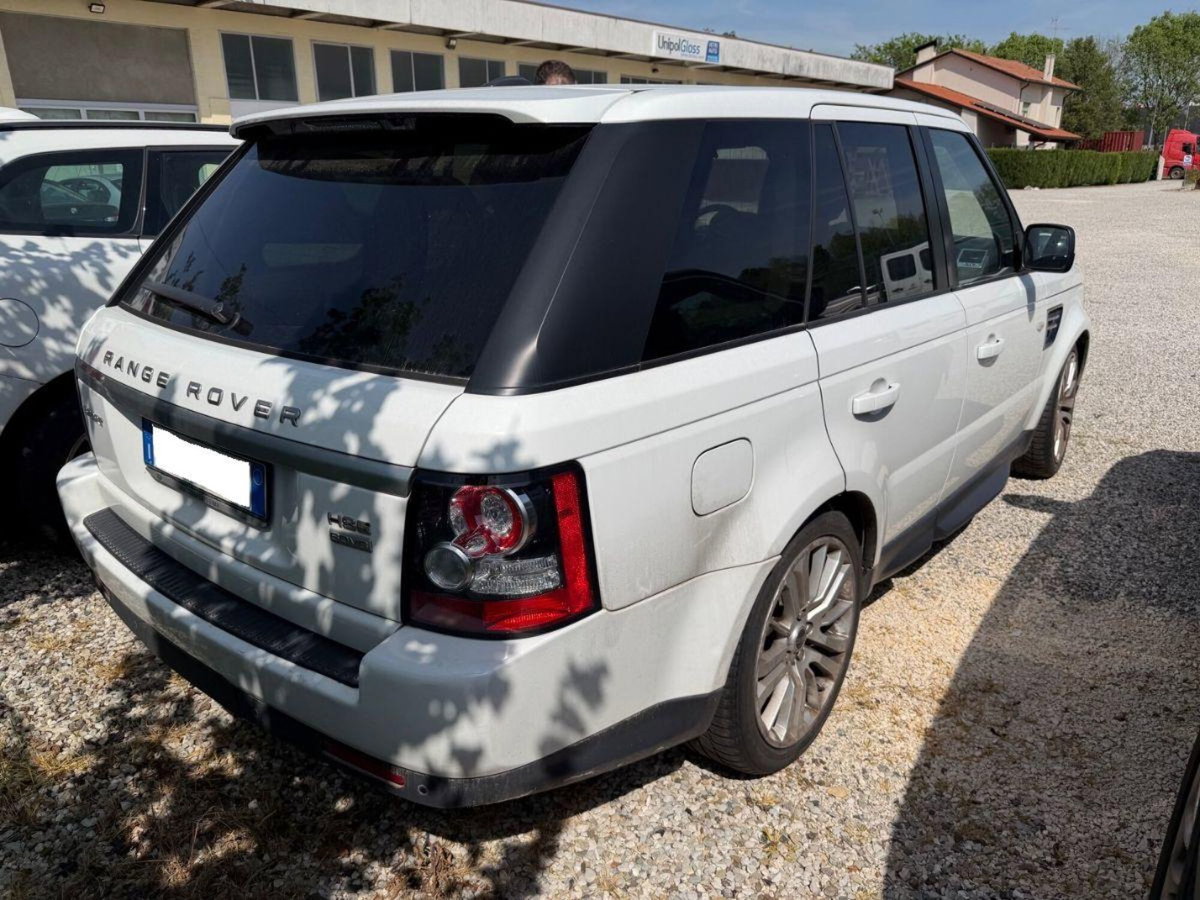Land Rover Range Rover Sport 3.0 SDV6 HSE (5)