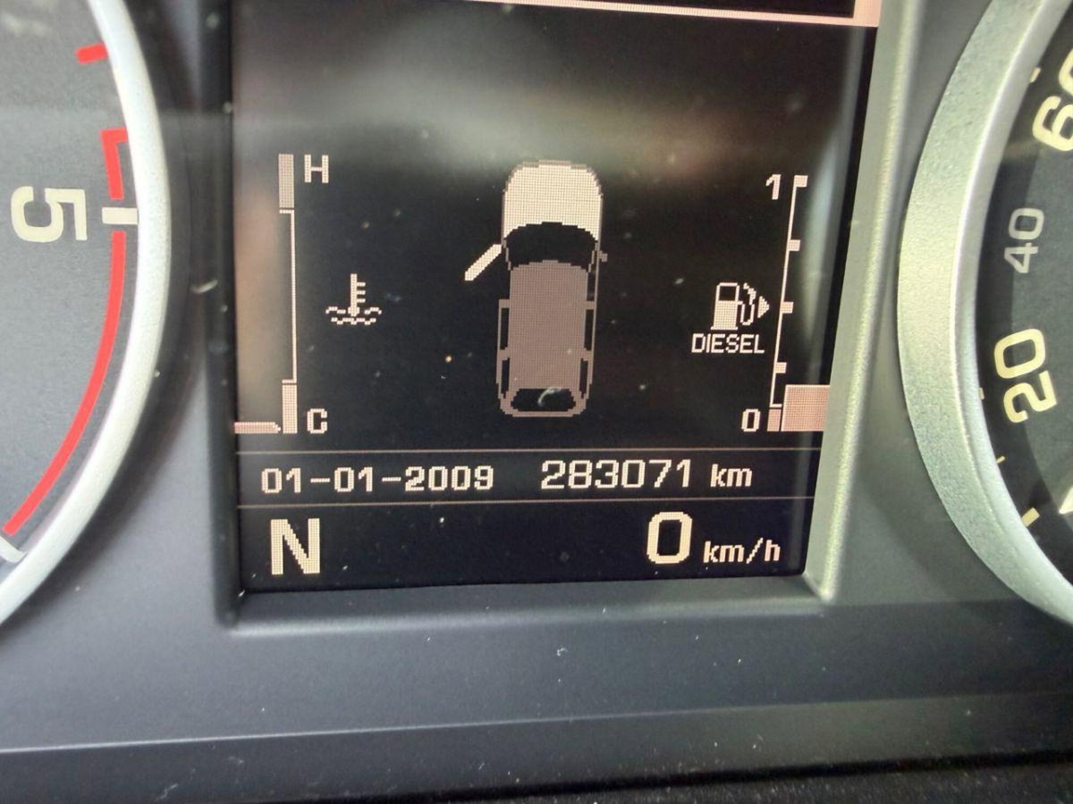 Land Rover Range Rover Sport 3.0 SDV6 HSE (9)