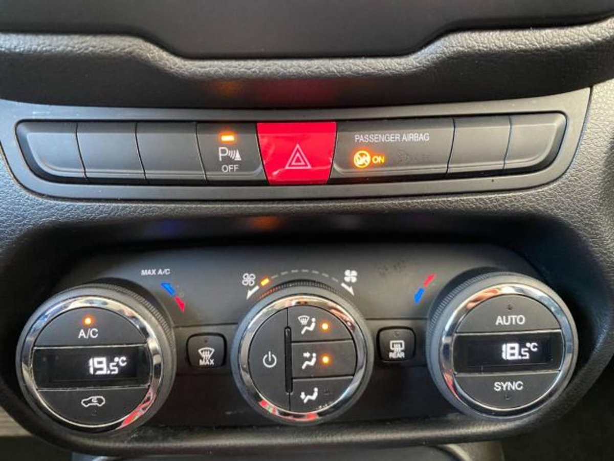 Jeep Renegade 2.0 Mjt 170CV 4WD Active Drive Low Trailhawk (19)
