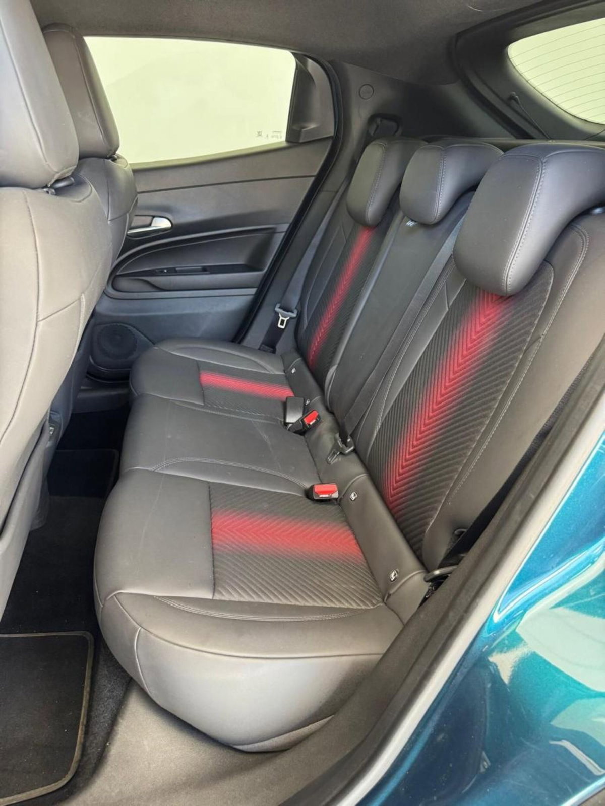 Alfa Romeo Junior elettrica Speciale 156cv (17)