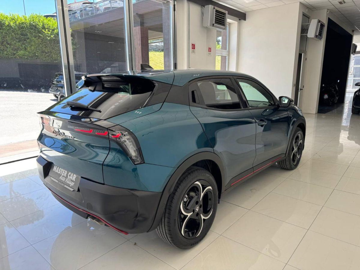 Alfa Romeo Junior elettrica Speciale 156cv (4)