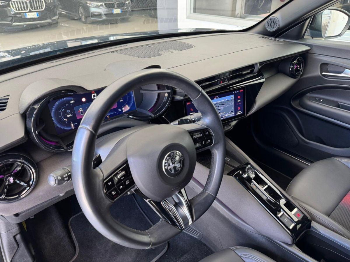 Alfa Romeo Junior elettrica Speciale 156cv (9)