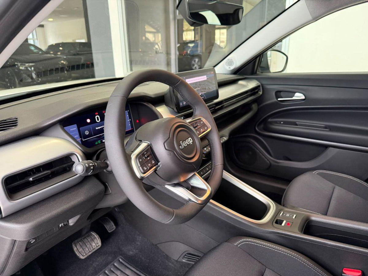 Jeep Avenger 1.2 turbo Altitude fwd 100cv (12)