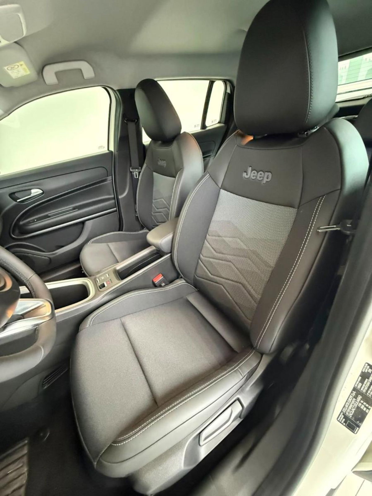 Jeep Avenger 1.2 turbo Altitude fwd 100cv (14)