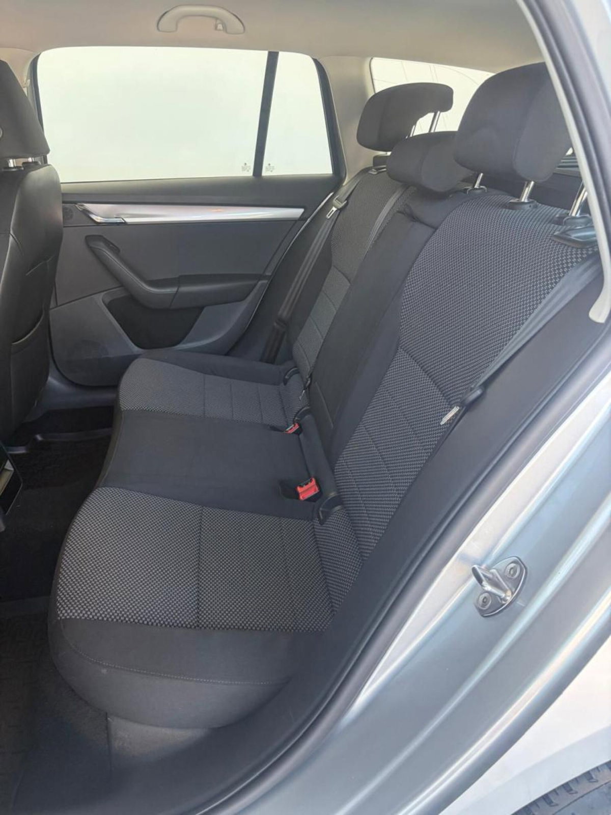 Skoda Octavia Station Wagon 2.0 TDI CR Wagon Executive Green Tec (16)