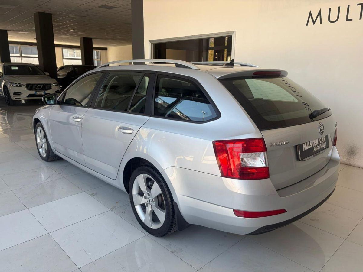 Skoda Octavia Station Wagon 2.0 TDI CR Wagon Executive Green Tec (2)