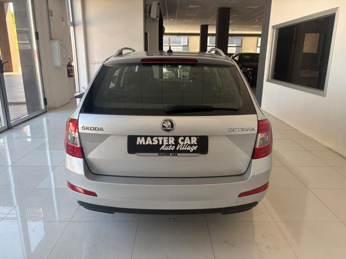 Skoda Octavia Station Wagon 2.0 TDI CR Wagon Executive Green Tec (6)