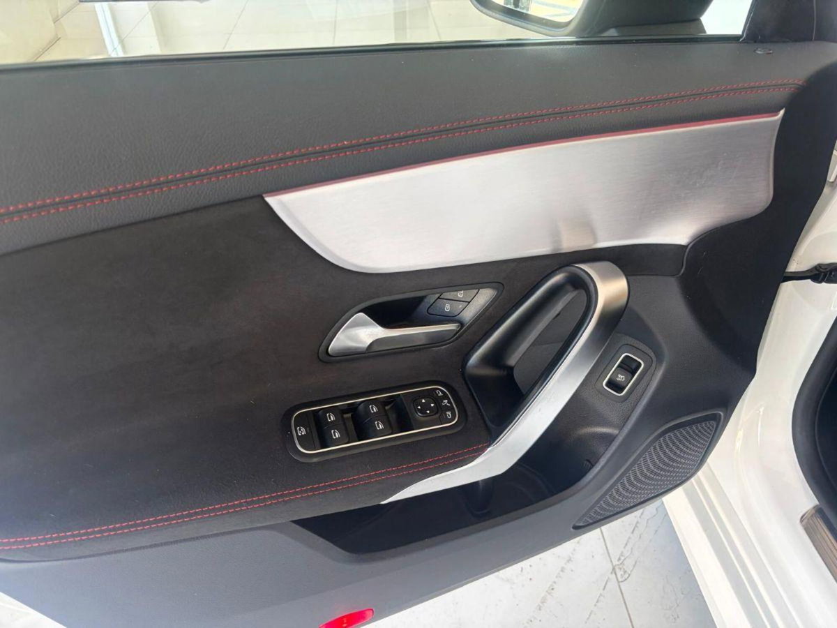 Mercedes-Benz CLA Shooting Brake 200 d Shooting Brake Premium (10)