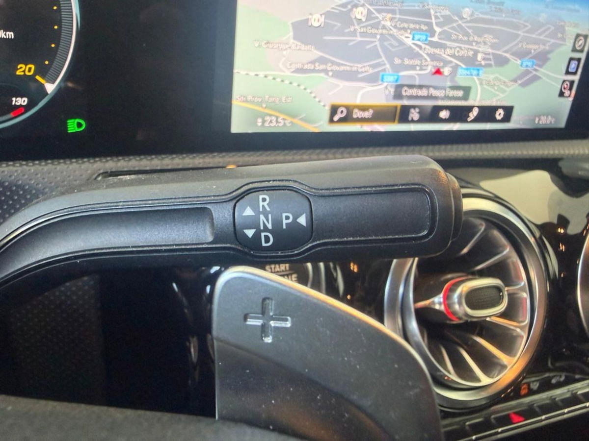 Mercedes-Benz CLA Shooting Brake 200 d Shooting Brake Premium (15)