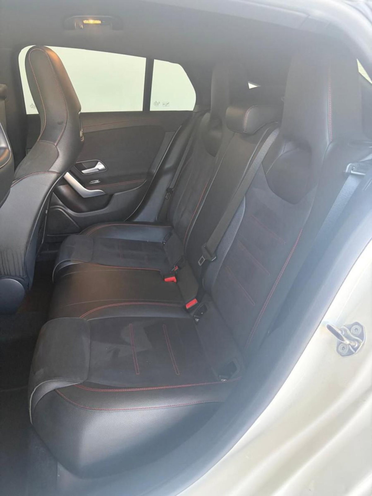 Mercedes-Benz CLA Shooting Brake 200 d Shooting Brake Premium (19)