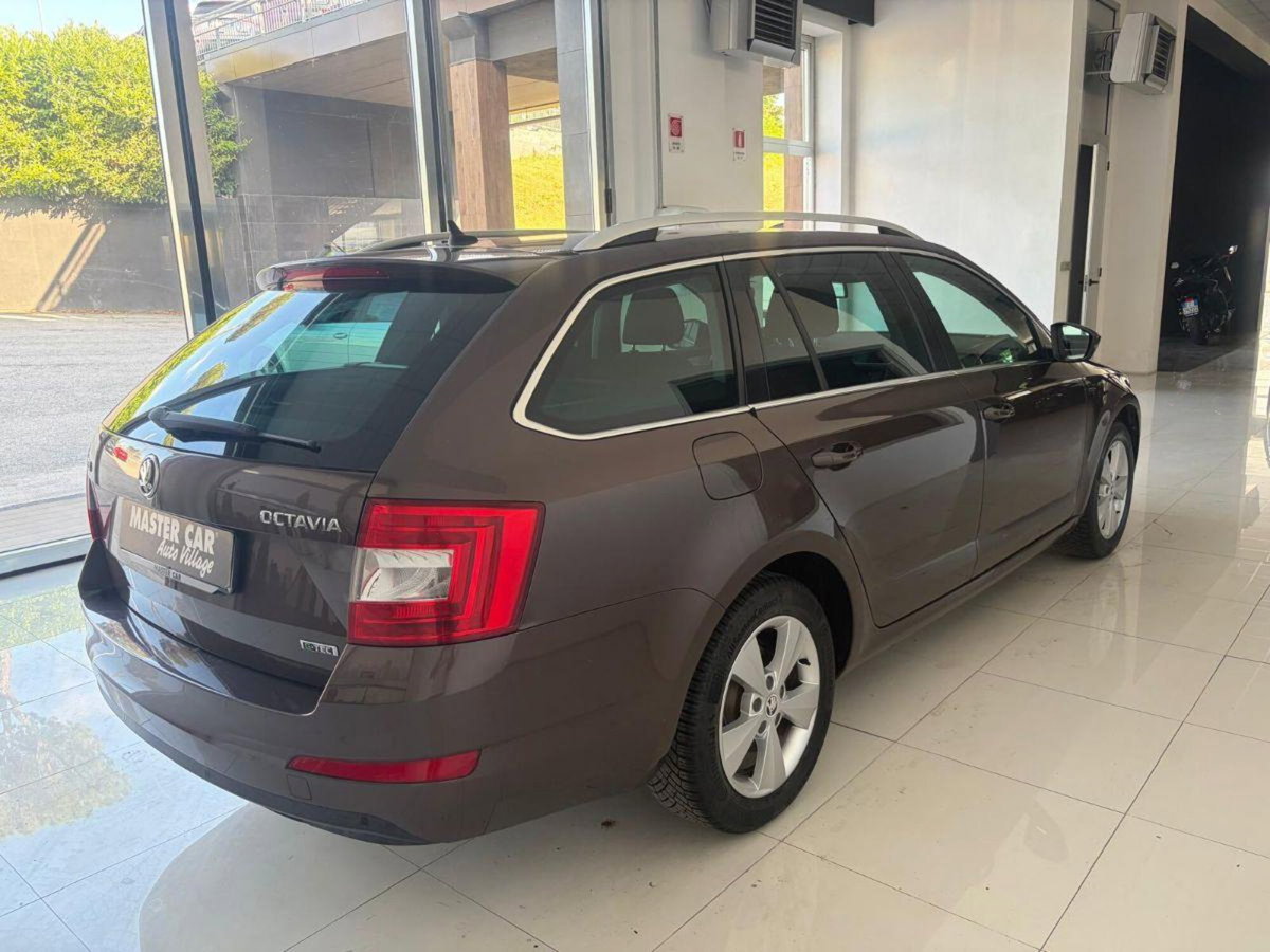 Skoda Octavia Station Wagon 1.4 TSI DSG Wagon Style G-Tec (4)