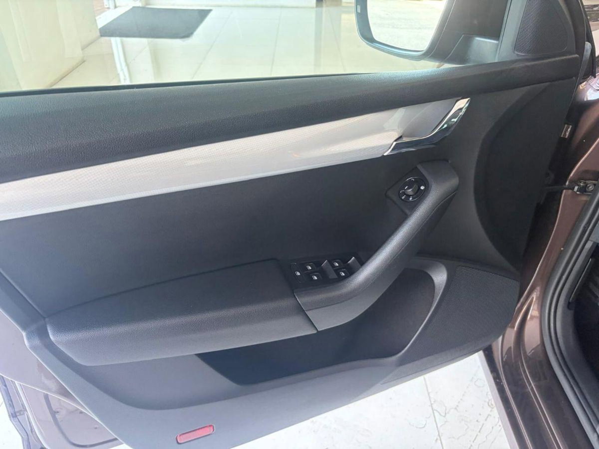 Skoda Octavia Station Wagon 1.4 TSI DSG Wagon Style G-Tec (8)