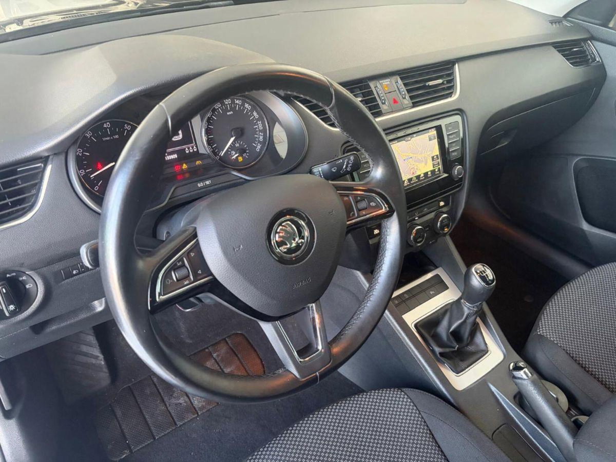 Skoda Octavia Station Wagon 1.4 TSI DSG Wagon Style G-Tec (9)