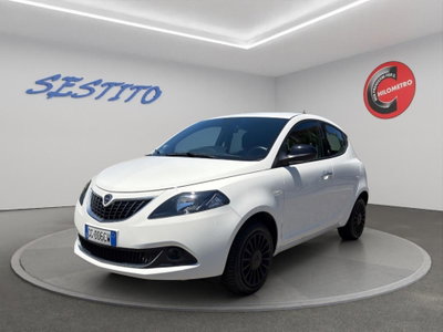 Lancia Ypsilon 1.0 FireFly 5 porte S&S Hybrid Silver Plus usata