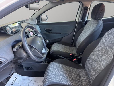 Lancia Ypsilon 1.0 FireFly 5 porte S&S Hybrid Silver Plus (12)