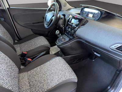 Lancia Ypsilon 1.0 FireFly 5 porte S&S Hybrid Silver Plus (18)
