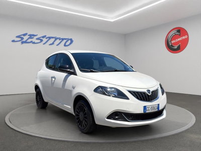 Lancia Ypsilon 1.0 FireFly 5 porte S&S Hybrid Silver Plus (2)