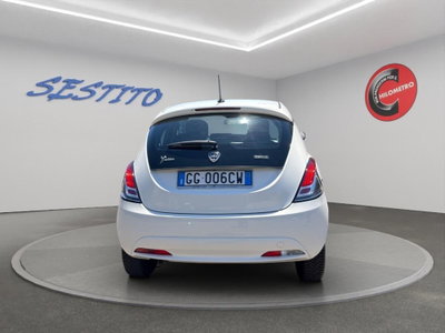 Lancia Ypsilon 1.0 FireFly 5 porte S&S Hybrid Silver Plus (4)