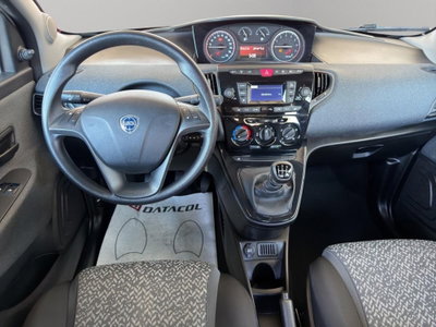 Lancia Ypsilon 1.0 FireFly 5 porte S&S Hybrid Silver Plus (9)