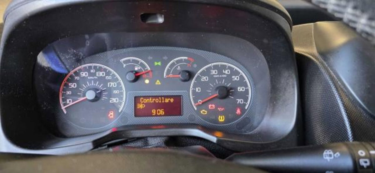 Fiat Qubo 1.3 MJT 80 CV Easy (9)