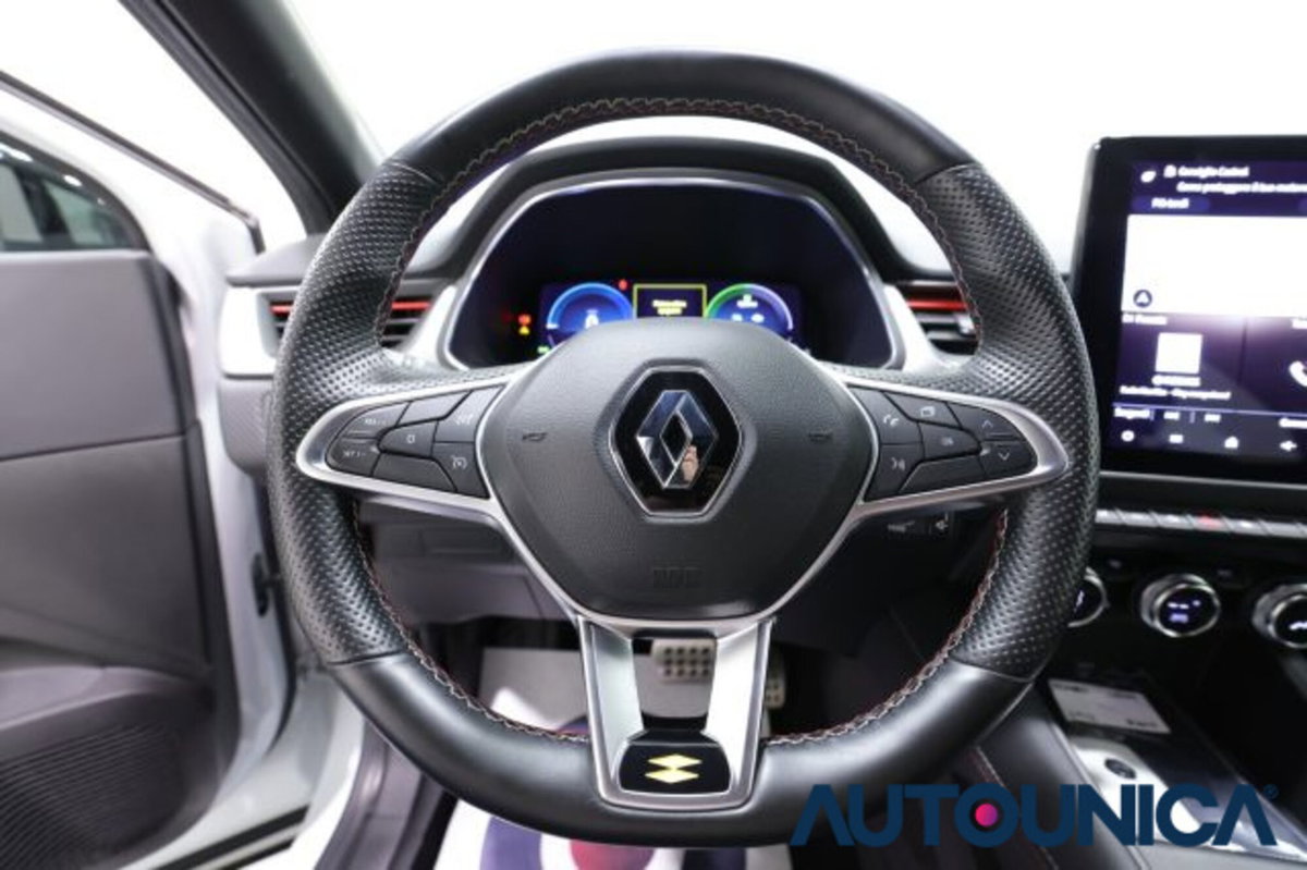 Renault Captur Full Hybrid E-Tech 145 CV RS Line (7)