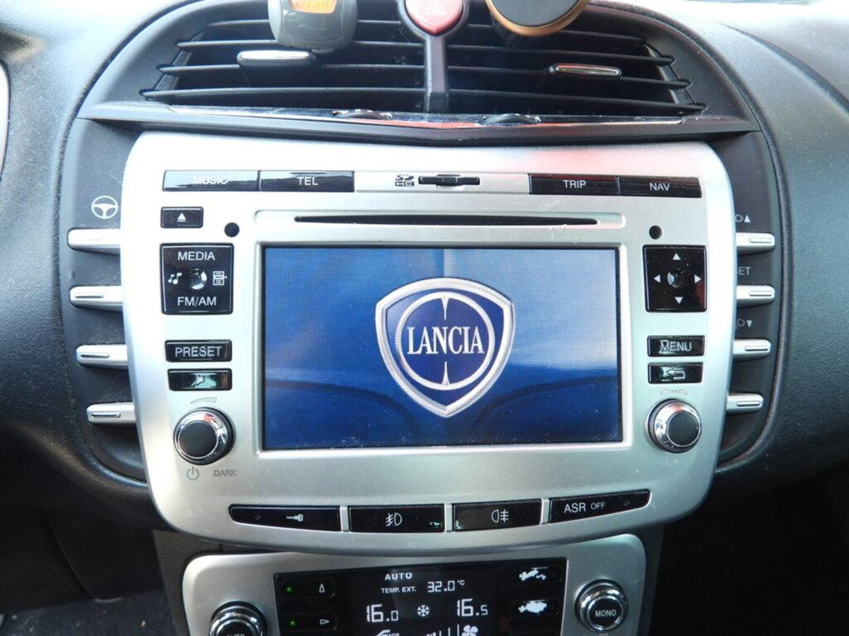 Lancia Delta 1.6 MJT DPF Platino (10)