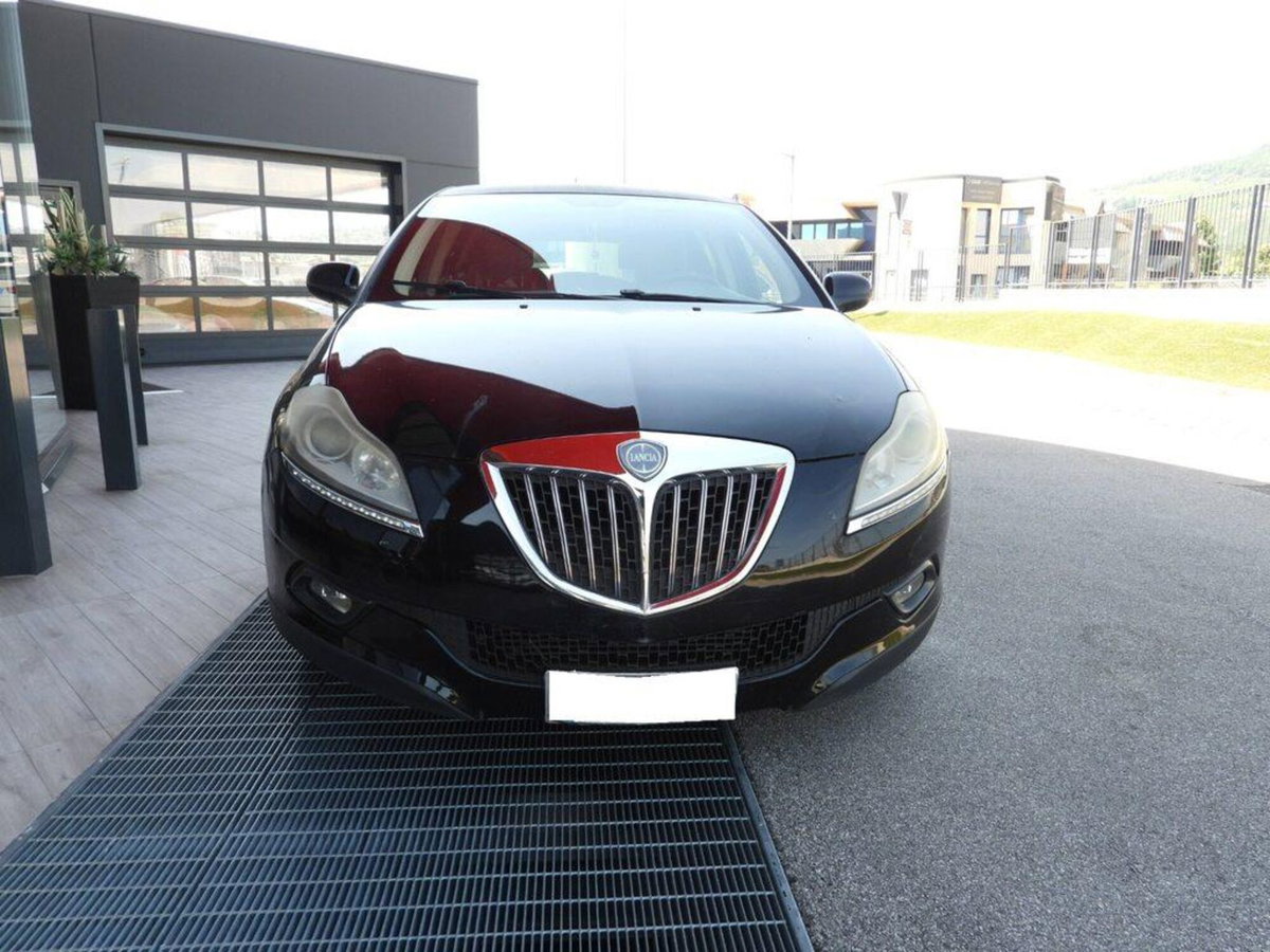 Lancia Delta 1.6 MJT DPF Platino (2)