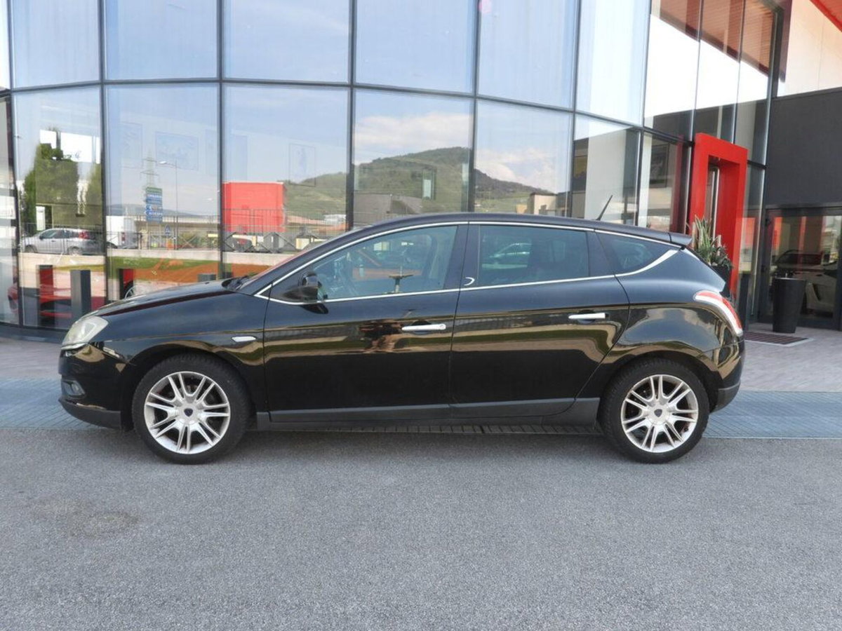 Lancia Delta 1.6 MJT DPF Platino (3)