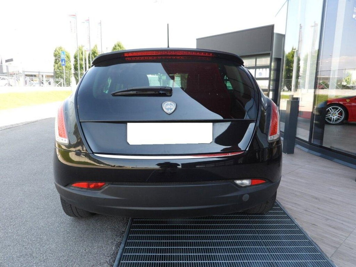 Lancia Delta 1.6 MJT DPF Platino (5)