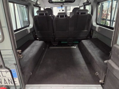 Land Rover Defender 110 2.4 TD4 Station Wagon SE (13)