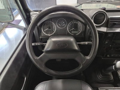 Land Rover Defender 110 2.4 TD4 Station Wagon SE (17)