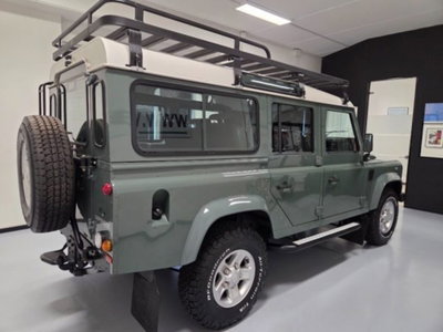 Land Rover Defender 110 2.4 TD4 Station Wagon SE (4)