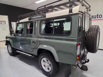 Land Rover Defender 110 2.4 TD4 Station Wagon SE (6)