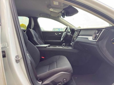 Volvo V60 B4 Geartronic Momentum Business Pro (17)