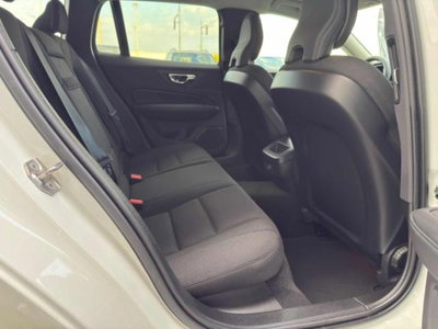 Volvo V60 B4 Geartronic Momentum Business Pro (18)