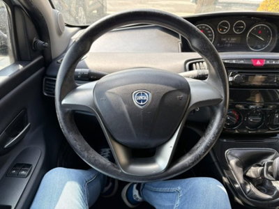 Lancia Ypsilon 1.2 69 CV 5 porte GPL Gold Plus (11)