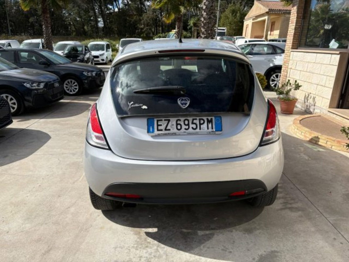 Lancia Ypsilon 1.2 69 CV 5 porte GPL Gold Plus (5)