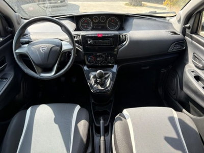 Lancia Ypsilon 1.2 69 CV 5 porte GPL Gold Plus (7)