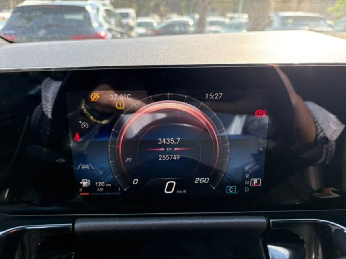 Mercedes-Benz GLA SUV 200 d Automatic Sport (14)