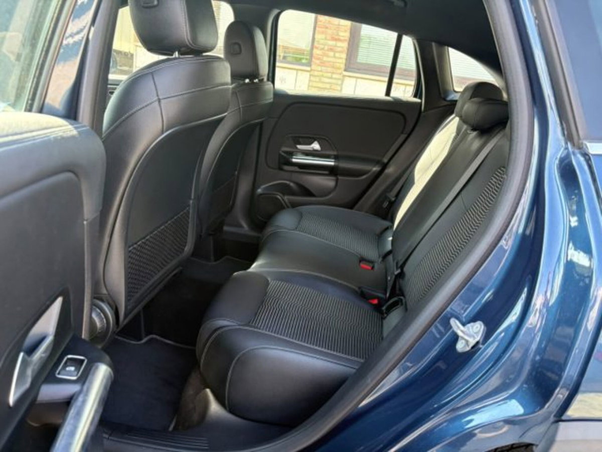 Mercedes-Benz GLA SUV 200 d Automatic Sport (9)