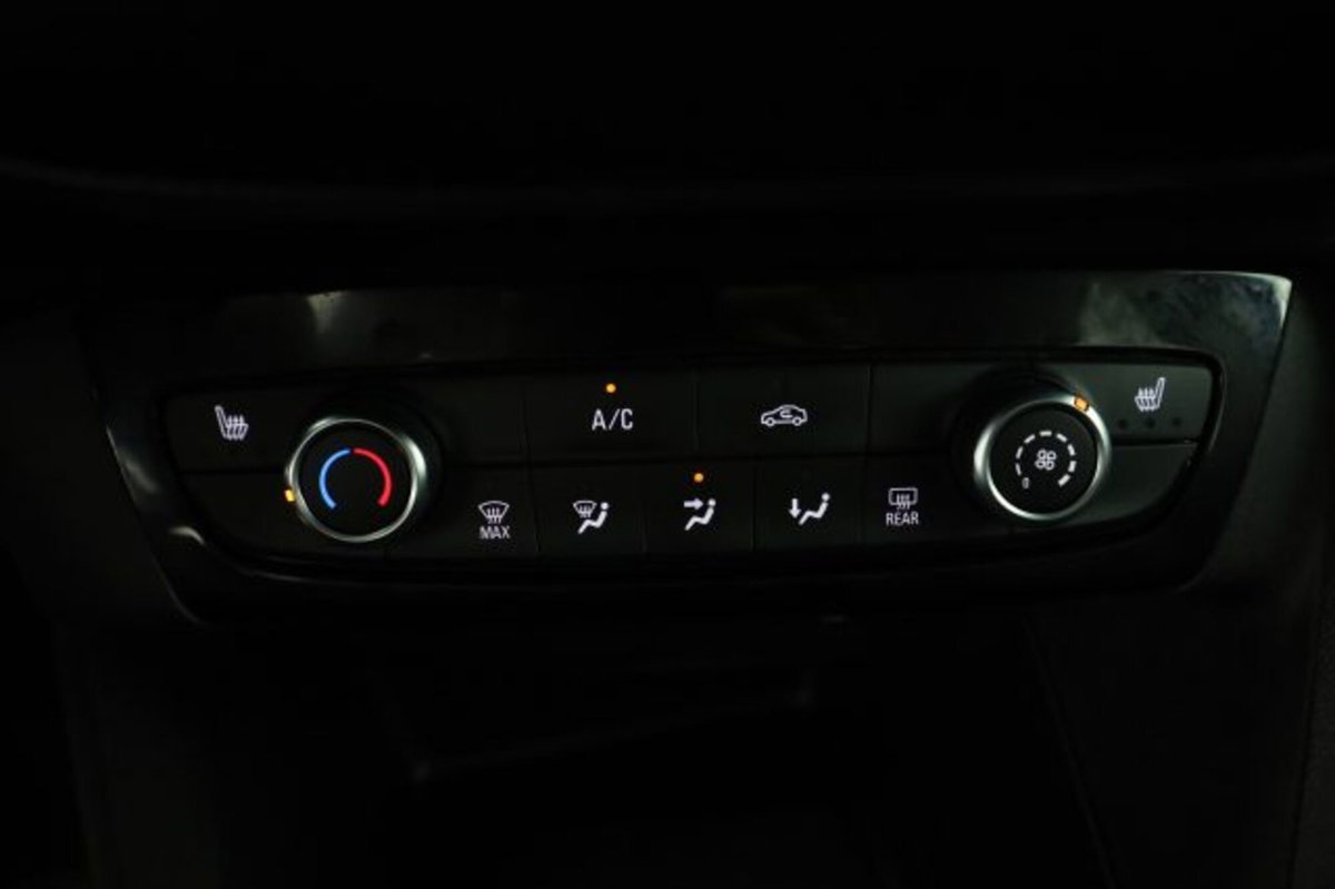Opel Corsa 1.2 100 CV Edition (9)
