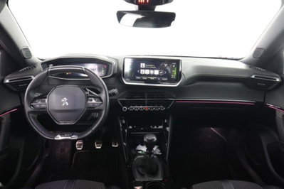 Peugeot 2008 PureTech 130 S&S EAT8 GT Line (4)