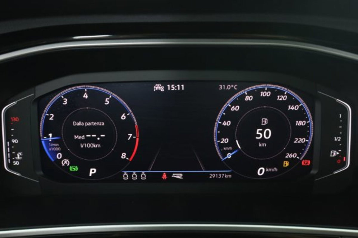 Volkswagen T-Roc 1.5 tsi R-Line dsg (7)