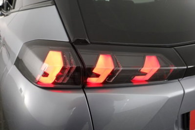 Peugeot 2008 1.2 puretech Allure s&s 130cv eat8 (10)