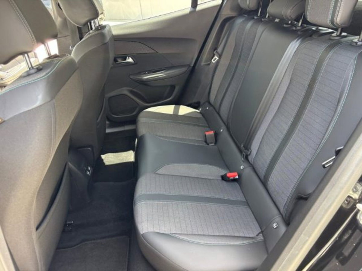 Peugeot 2008 BlueHDi 130 S&S EAT8 Allure Pack (12)