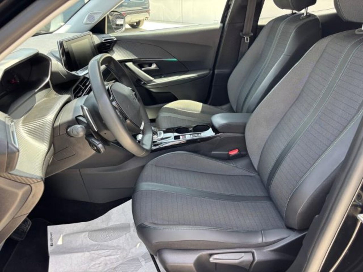 Peugeot 2008 BlueHDi 130 S&S EAT8 Allure Pack (8)