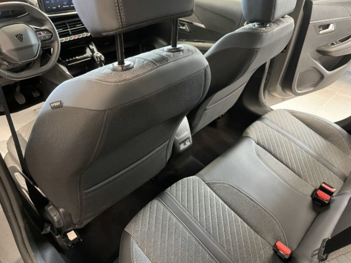 Peugeot 208 1.2 puretech Active s&s 100cv (7)