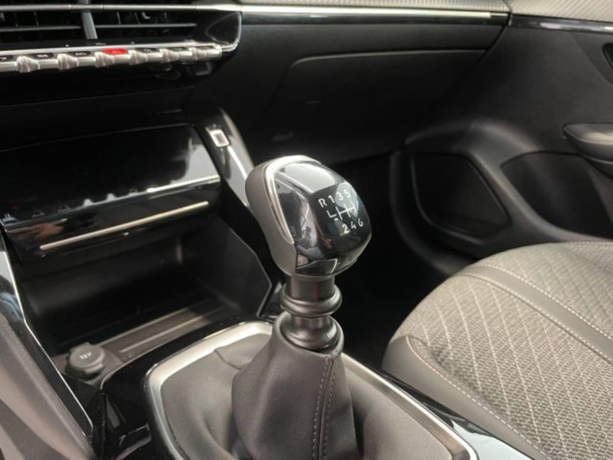 Peugeot 208 1.2 puretech Active s&s 100cv (13)